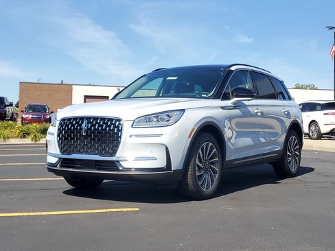 New 2025 Lincoln Corsair Reserve w/ Equipment Group 202A image 2