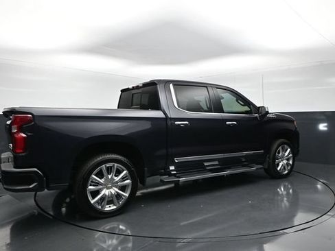 Used 2022 Chevrolet Silverado 1500 High Country w/ Technology Package AWD/4WD image 7