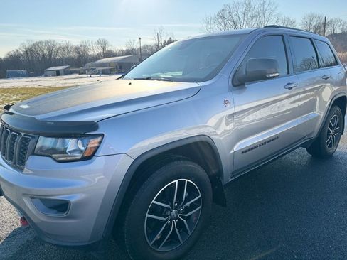 Used 2017 Jeep Grand Cherokee Trailhawk image 4