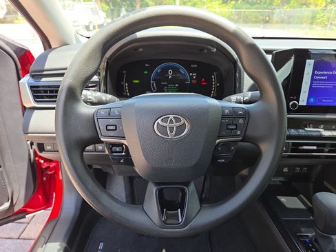 Certified 2025 Toyota Camry LE w/ Convenience Package FWD image 28