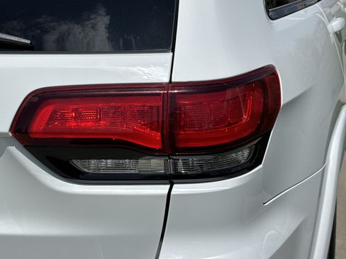 Used 2017 Jeep Grand Cherokee Limited 75th Anniversary AWD/4WD image 11