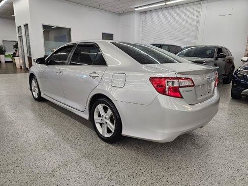 Used 2014 Toyota Camry SE FWD image 7