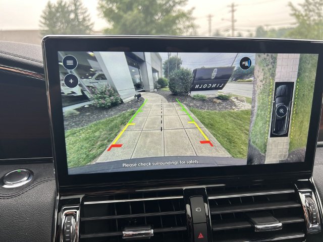 Used 2022 Lincoln Navigator Reserve AWD/4WD image 13
