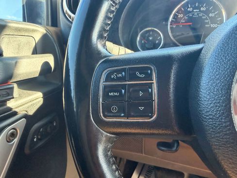 Used 2016 Jeep Wrangler Unlimited Sahara w/ Connectivity Group image 31