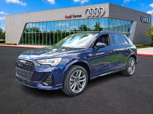 Certified 2025 Audi Q3 2.0T Premium w/ Convenience Package AWD/4WD image 3