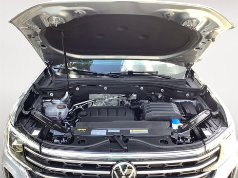 New 2026 Volkswagen Atlas SE FWD image 11