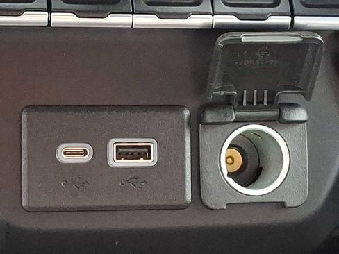 Used 2022 Chevrolet Silverado 1500 RST image 23