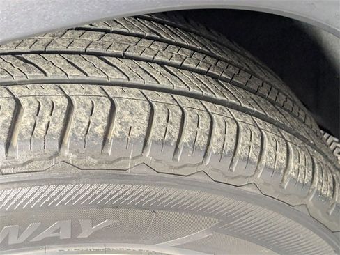 Used 2020 Jeep Grand Cherokee Limited w/ Luxury Group II image 9