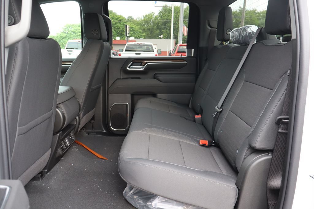 New 2026 Chevrolet Silverado 2500 LT w/ All Star Edition AWD/4WD image 16
