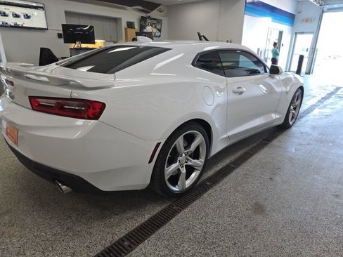 Used 2018 Chevrolet Camaro SS RWD image 7