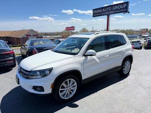 Used 2012 Volkswagen Tiguan S image 3