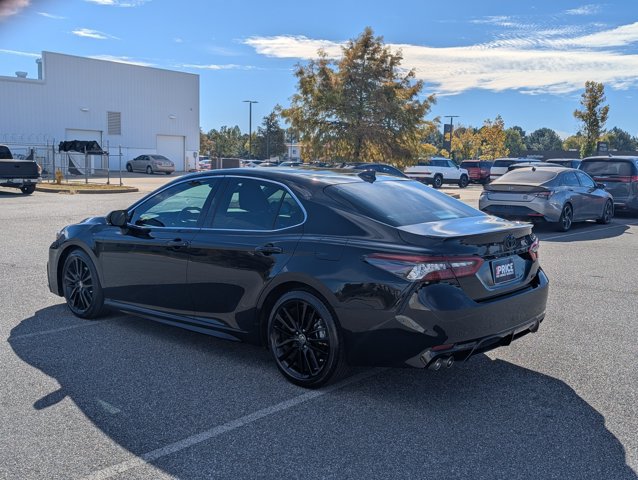Used 2022 Toyota Camry XSE FWD image 7
