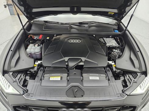 Used 2023 Audi Q8 Premium Plus w/ Premium Plus Package image 16