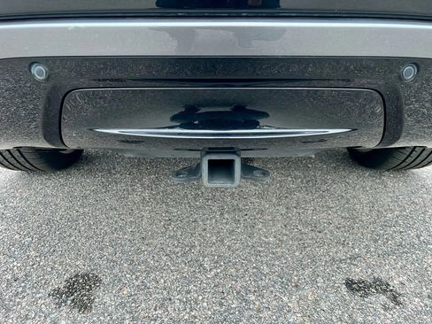 Used 2018 Land Rover Range Rover Velar R-Dynamic HSE image 17