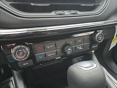 New 2026 Jeep Compass Latitude image 54