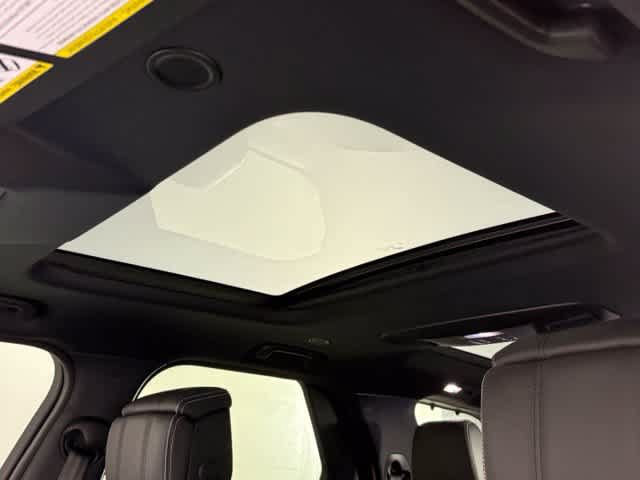 New 2026 Land Rover Discovery Limited Edition AWD/4WD image 23