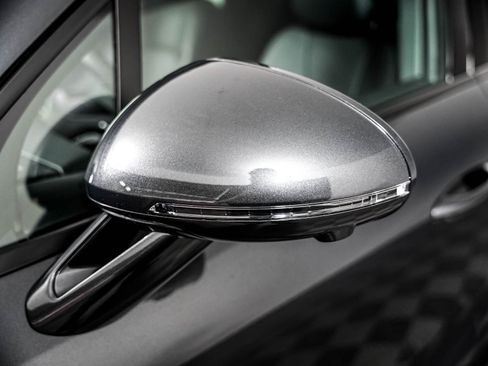 Used 2026 Porsche Macan AWD/4WD image 30