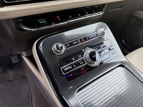 Used 2022 Lincoln Nautilus Standard w/ Premium Package image 30