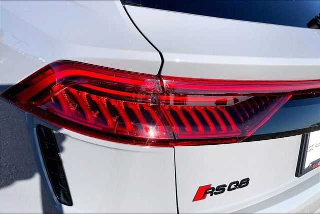 Used 2024 Audi RS Q8 AWD/4WD image 29