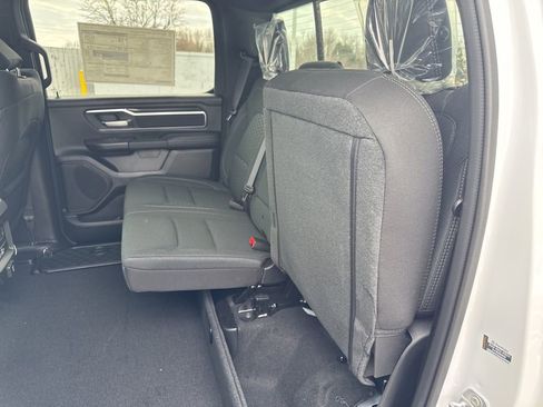 New 2026 RAM 1500 4x4 Crew Cab image 36
