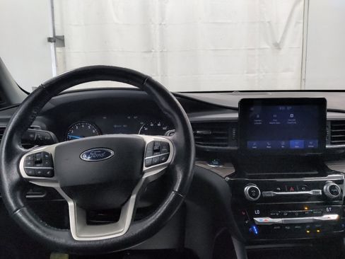 Used 2021 Ford Explorer Limited AWD/4WD image 22