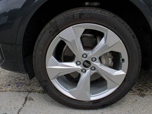 Used 2021 Audi Q5 Premium Plus w/ Premium Plus Package image 31