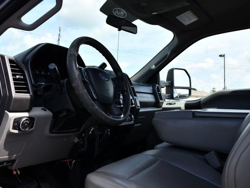 Used 2019 Ford F250 XL w/ Power Equipment Group AWD/4WD image 17