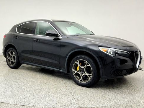 Used 2019 Alfa Romeo Stelvio RWD image 3