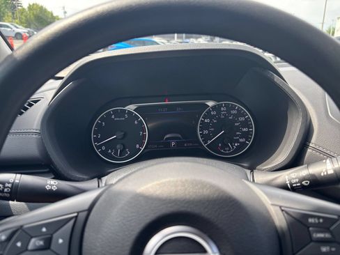 Used 2025 Nissan Sentra SV FWD image 35