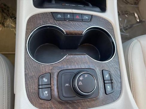 Used 2021 GMC Acadia Denali w/ Denali Technology Package image 17