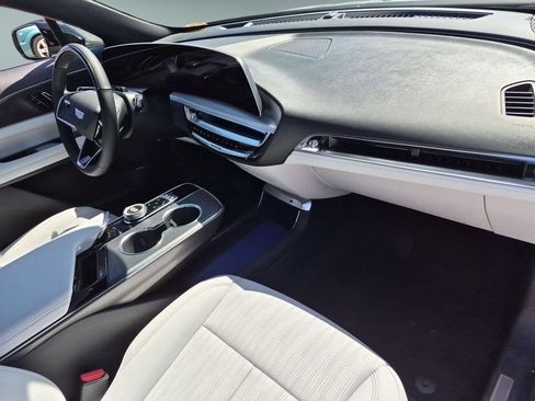 New 2026 Cadillac Lyriq Luxury AWD/4WD image 28