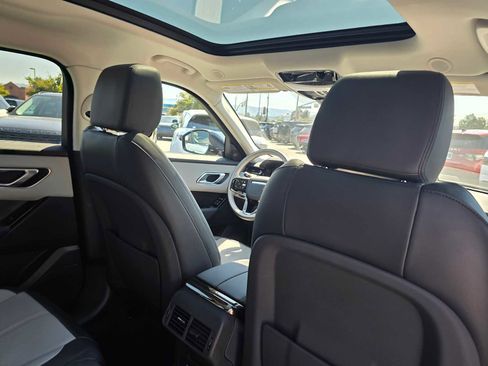 Certified 2025 Land Rover Range Rover Velar Dynamic SE AWD/4WD image 14
