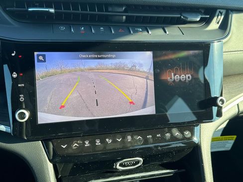 New 2026 Jeep Grand Cherokee Limited image 32