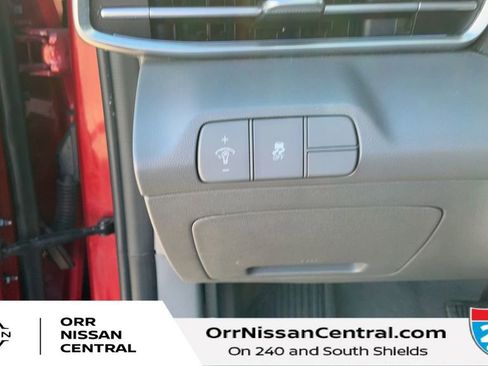 Used 2024 Hyundai Elantra SEL image 17
