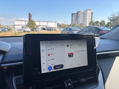 Used 2025 Toyota Corolla Cross LE image 21