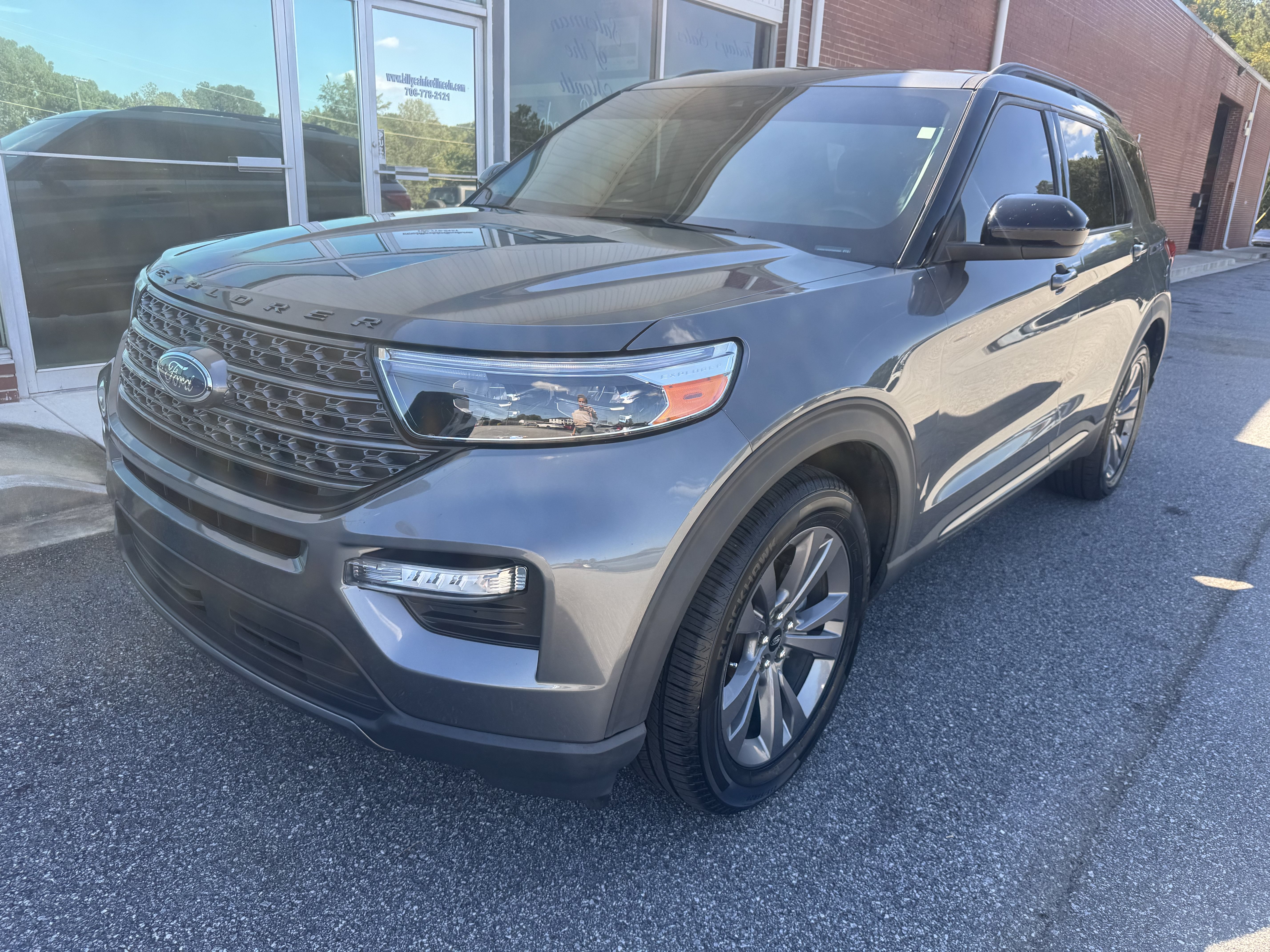 Used 2023 Ford Explorer XLT w/ Equipment Group 202A RWD image 5
