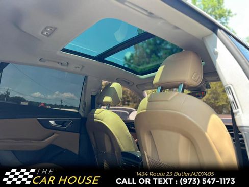 Used 2021 Audi Q8 Premium image 20