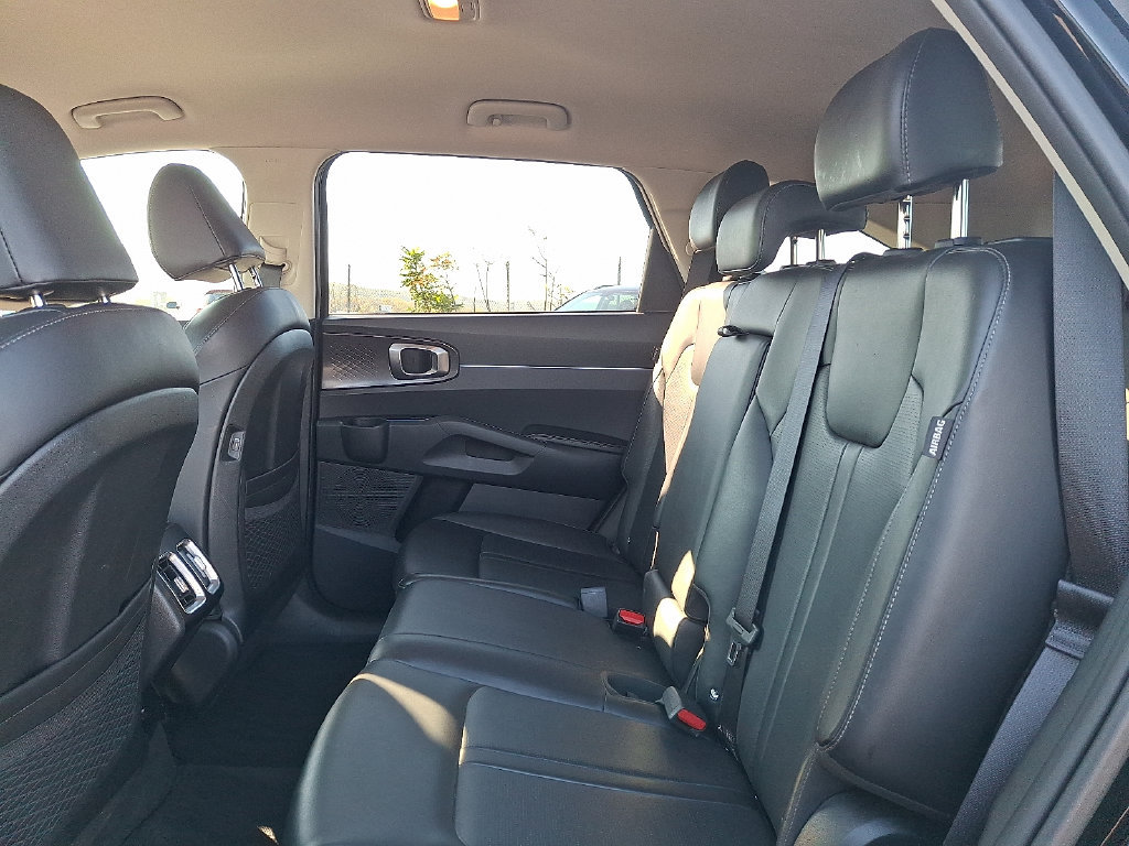 Used 2024 Kia Sorento S AWD/4WD image 11