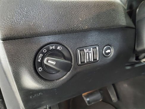 Used 2020 Dodge Charger SXT w/ Leather Interior Group image 12