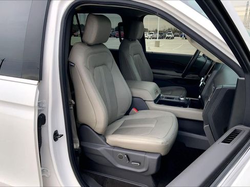 Used 2019 Ford Expedition Limited w/ Driver Assistance Package image 9