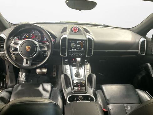 Used 2014 Porsche Cayenne S image 10