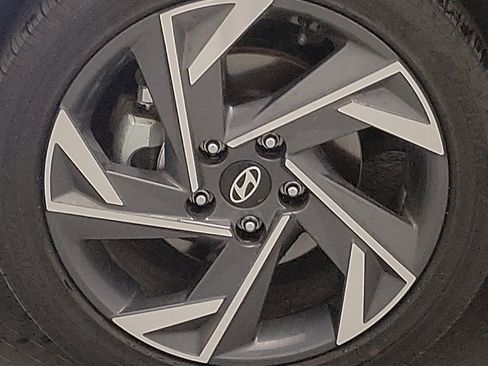 Used 2025 Hyundai Elantra SEL FWD image 31