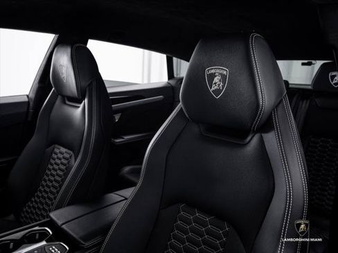 Used 2019 Lamborghini Urus AWD/4WD image 30