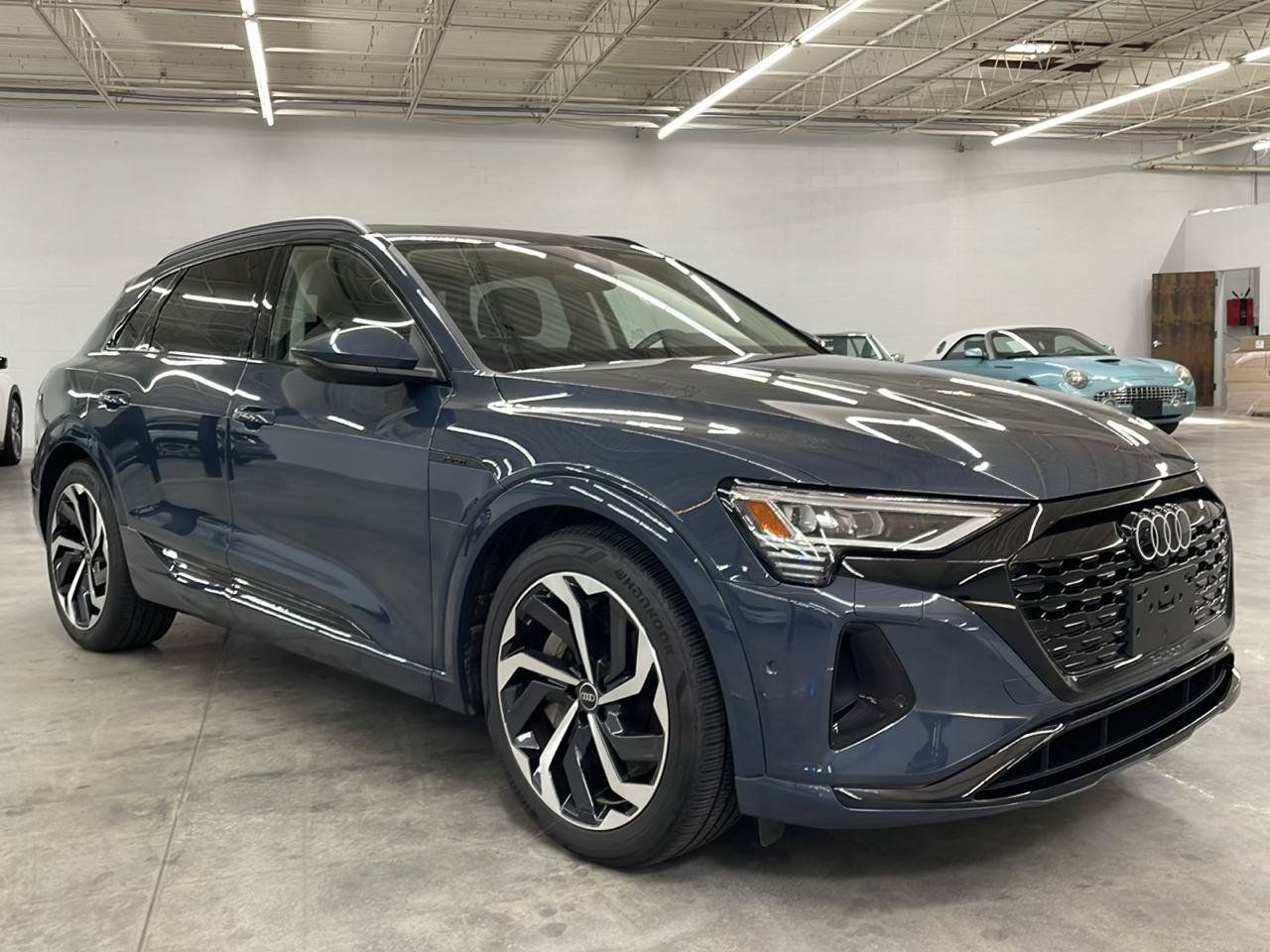 Used 2024 Audi Q8 e-tron Premium Plus w/ Premium Plus Package AWD/4WD image 6