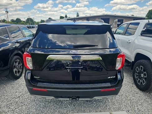 Used 2023 Ford Explorer XLT w/ Equipment Group 202A AWD/4WD image 9