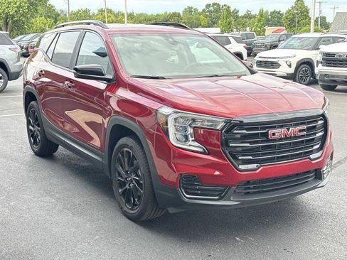 Used 2024 GMC Terrain SLE w/ Driver Convenience Package AWD/4WD image 2