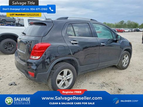 Used 2019 Chevrolet Trax LT w/ LT Convenience Package AWD/4WD image 4