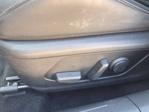 Used 2022 Hyundai Elantra Limited w/ Preferred Accessory Package FWD image 13