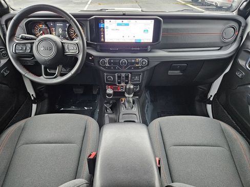 Used 2024 Jeep Wrangler Unlimited Rubicon AWD/4WD image 12