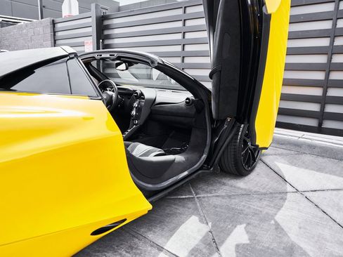 Used 2021 McLaren 720S Luxury RWD image 26